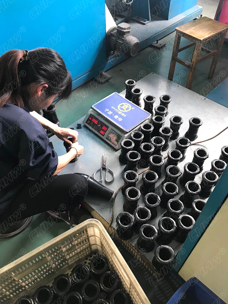 華威<a href=http://www.worldwdculturemuseum.com/xjjt/ target=_blank class=infotextkey>橡膠接頭</a>產(chǎn)胚圖